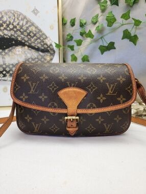 Authentic Louis Vuitton Monogram Sologne W/ Box, Dust Bag And COA